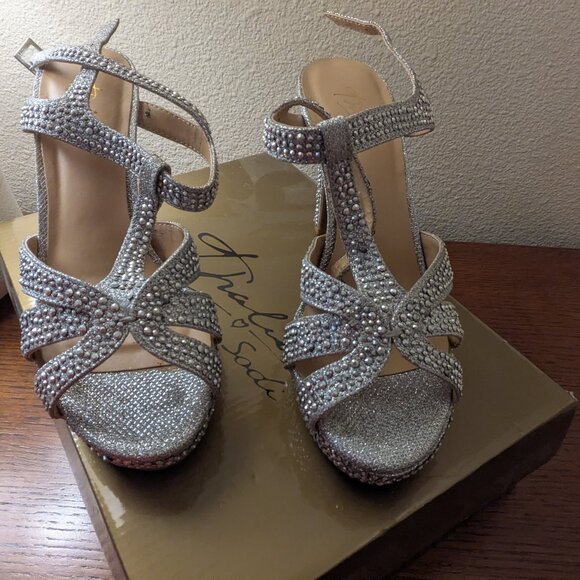 Thalia + Soda high heel shoes, silver metallic from Macy’s size 7m worn once - Picture 1 of 6